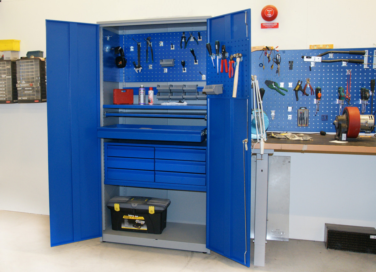 Maskinskåp STRONG med inredning