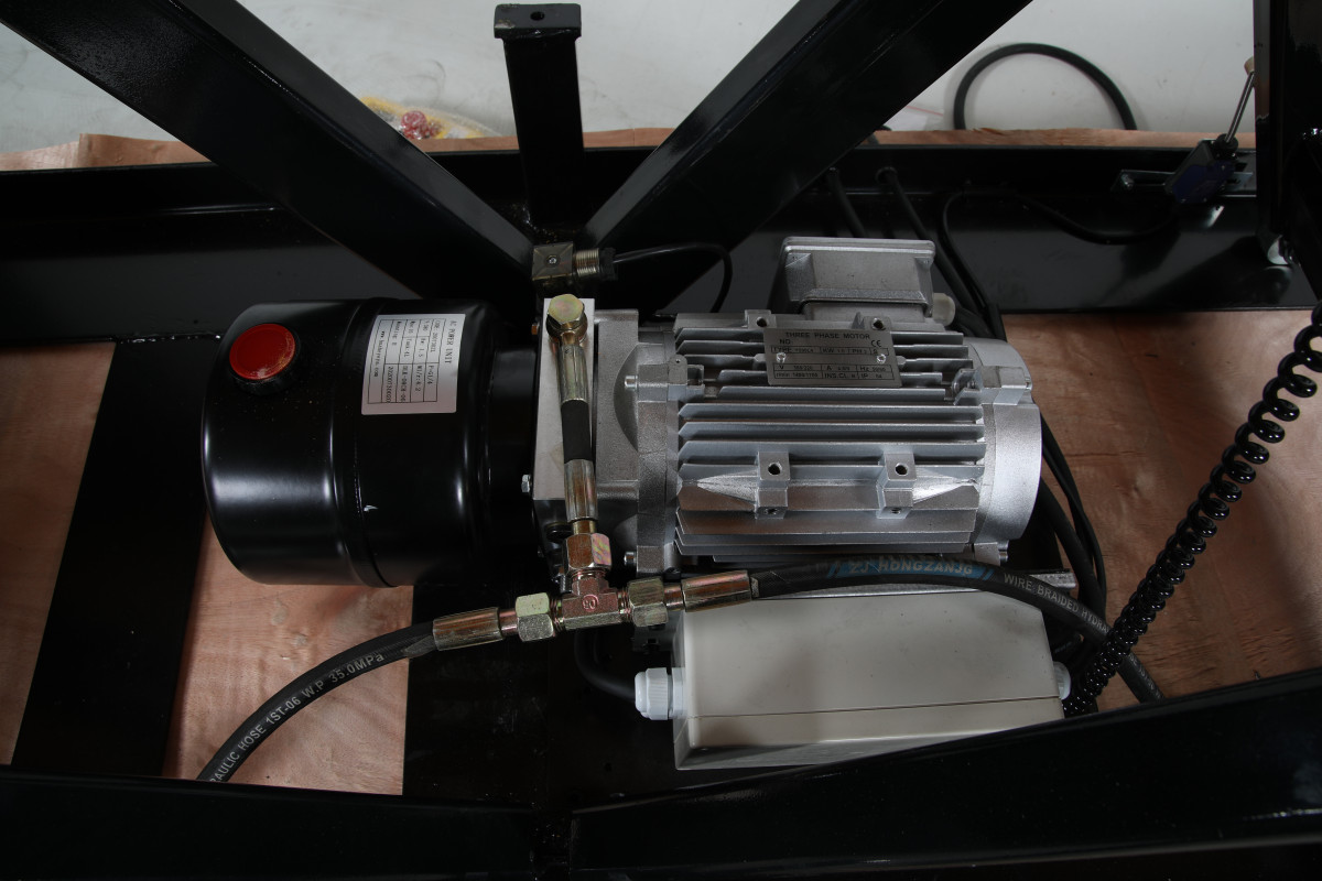 Lyftbord 2000kg, 820x2500mm