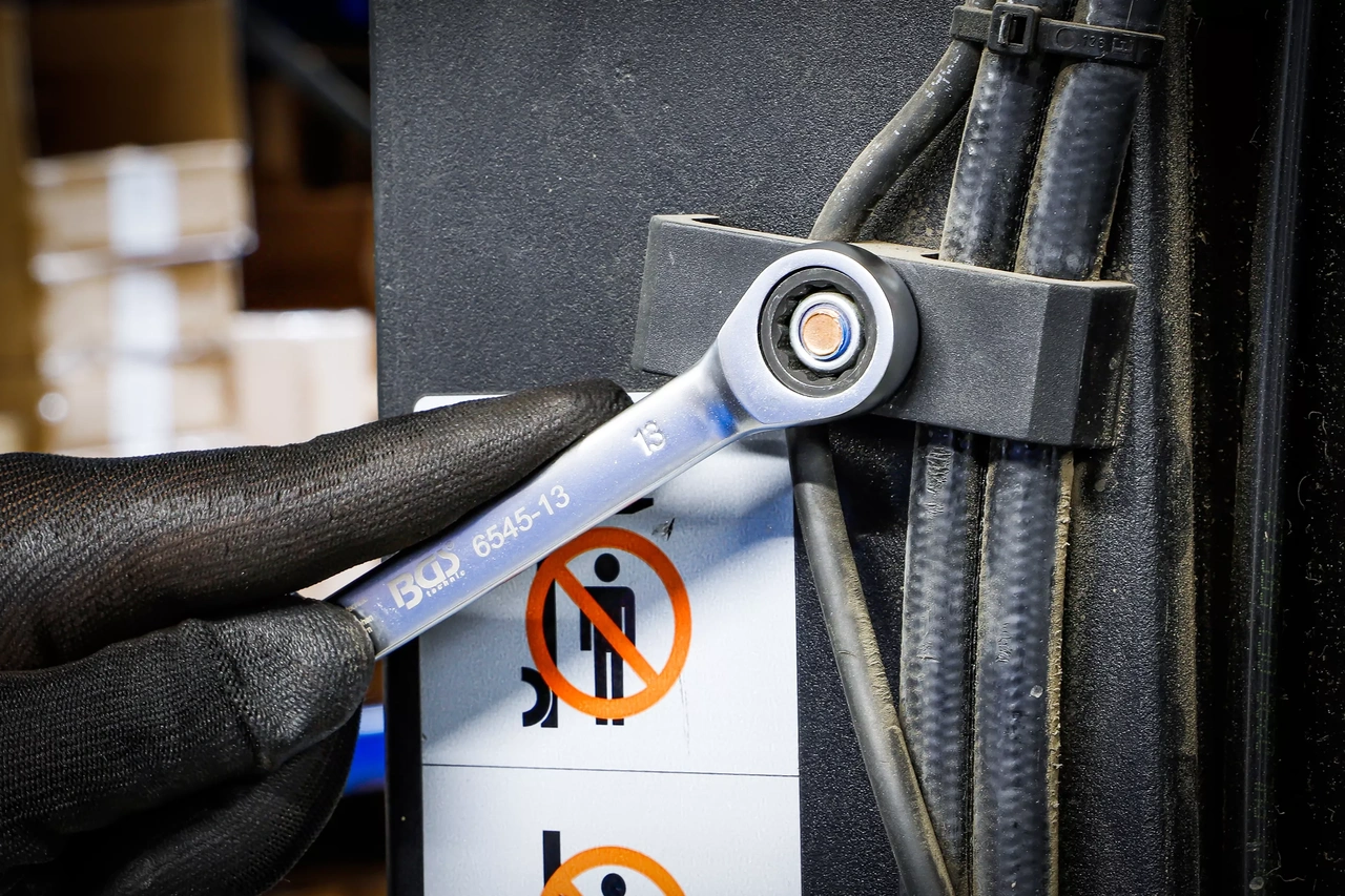 U-/ringnyckel med spärr -sats | 8 - 19 mm | 12 delar