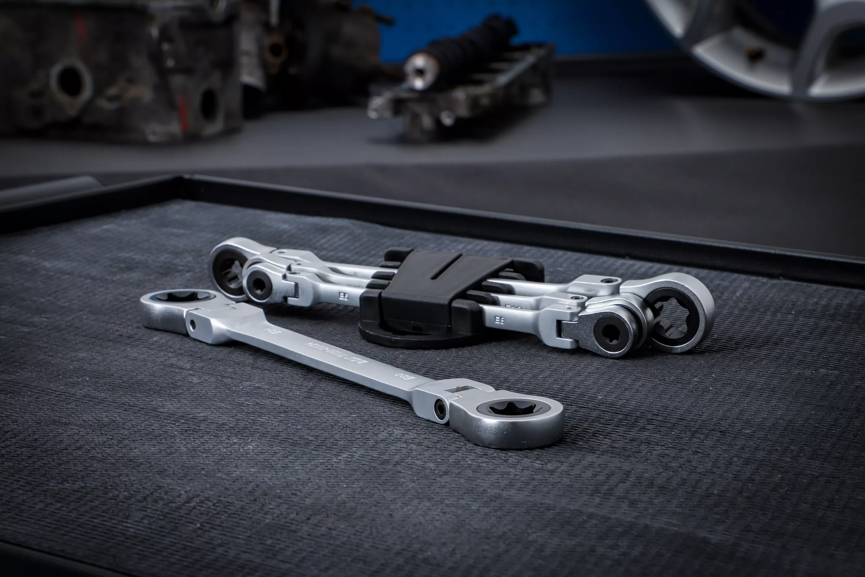 Dubbel-spärr-ringnyckel-sats | vinkelbar | Med E-profil-ringar | E6 - E24 | 4 delar