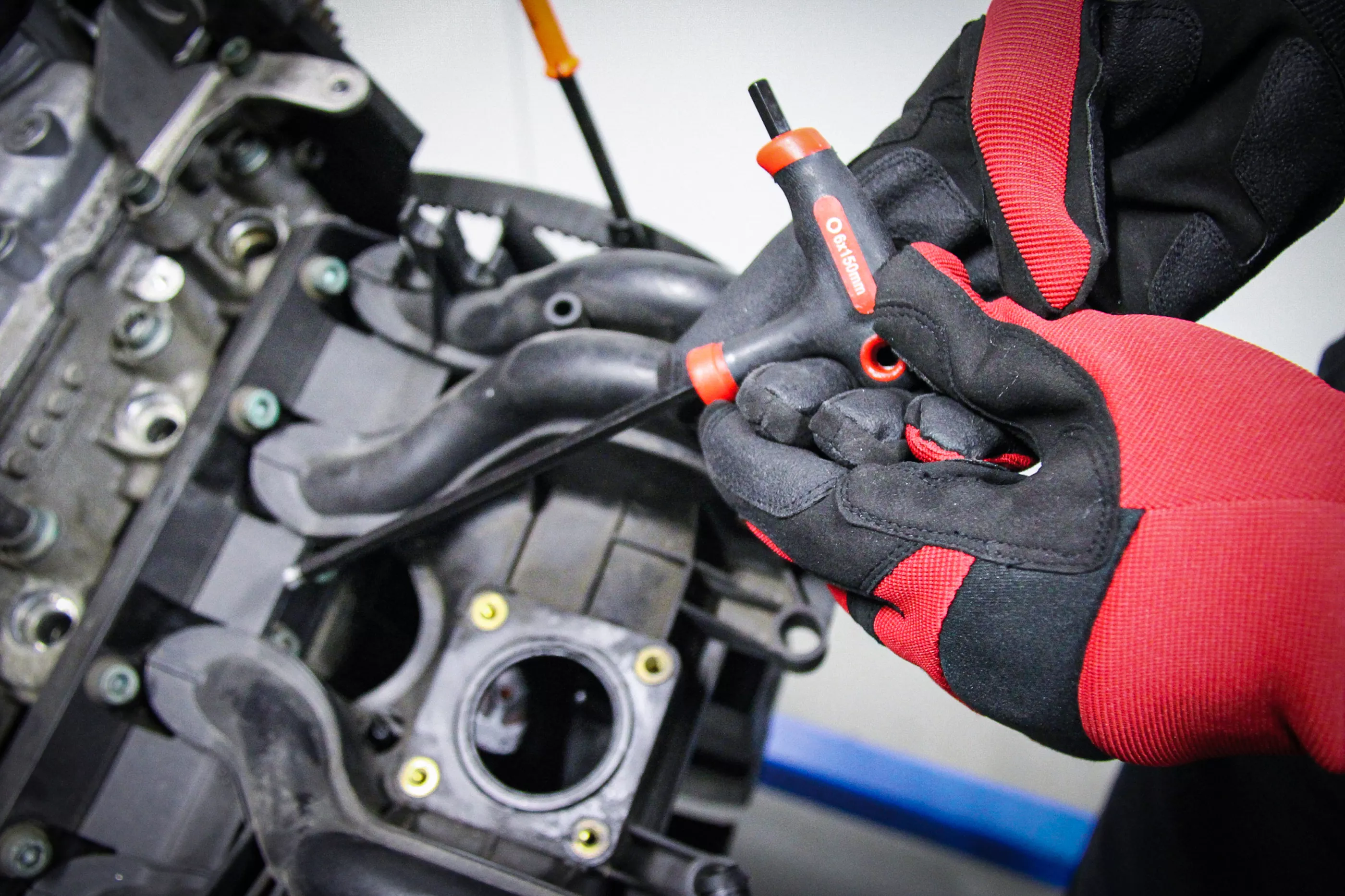 Skruvmejselsats med T-handtag och klinga på sidan | T-Profil (för Torx) med borrning | T10 - T50 | 9 delar