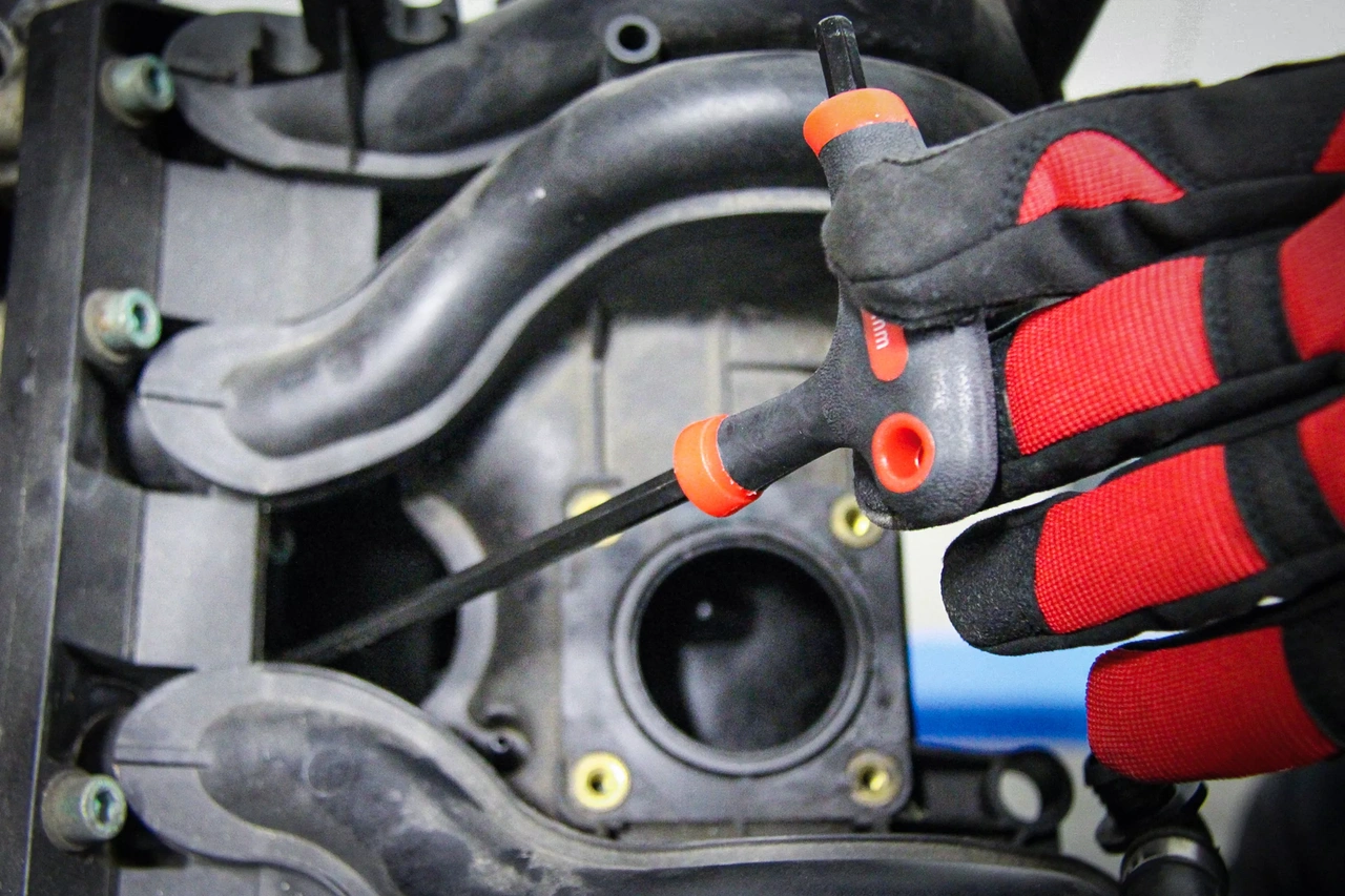 Skruvmejselsats med T-handtag och klinga på sidan | T-Profil (för Torx) med borrning | T10 - T50 | 9 delar