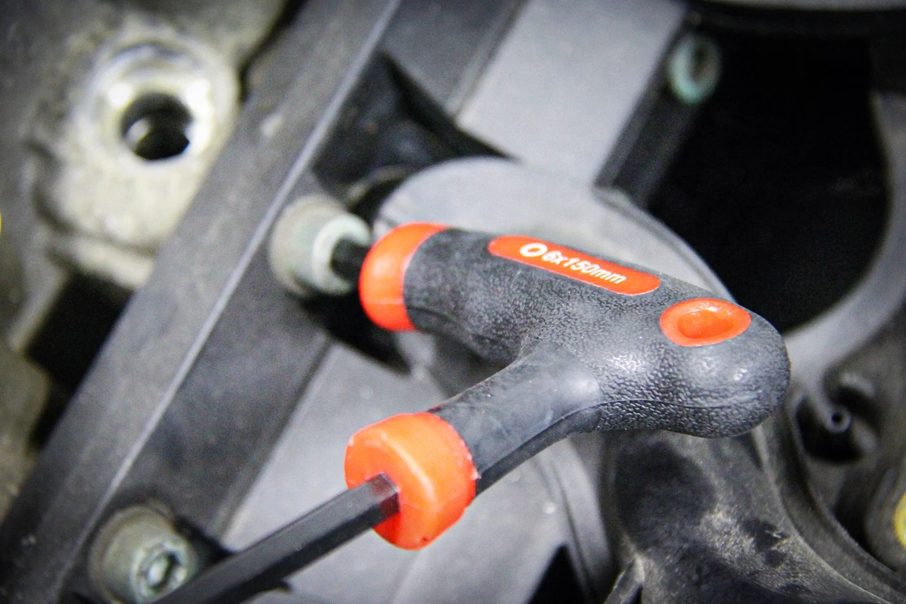 Skruvmejselsats med T-handtag och klinga på sidan | T-Profil (för Torx) med borrning | T10 - T50 | 9 delar