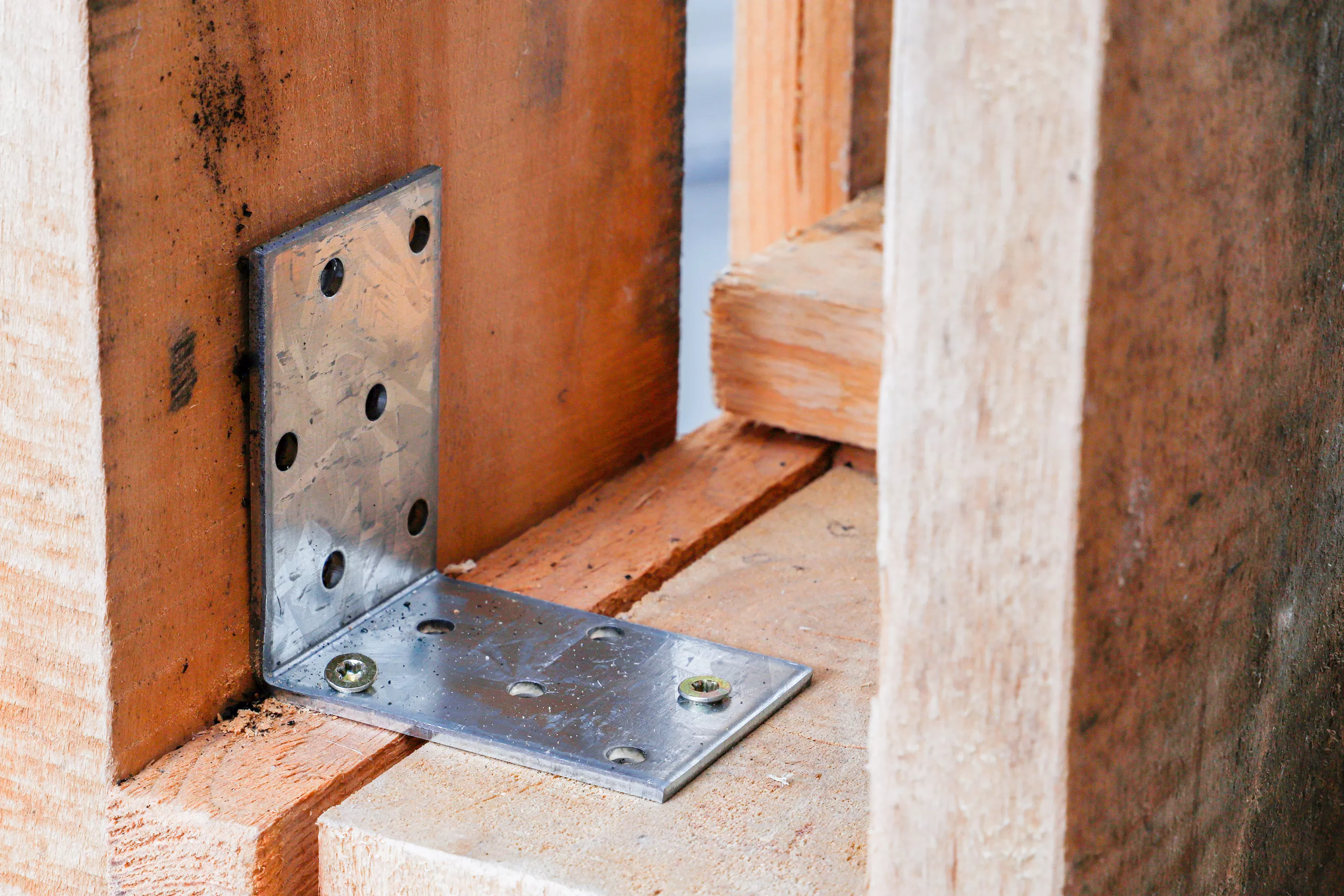 Vinkelbeslag | 60 x 60 x 40 x 2,5 mm