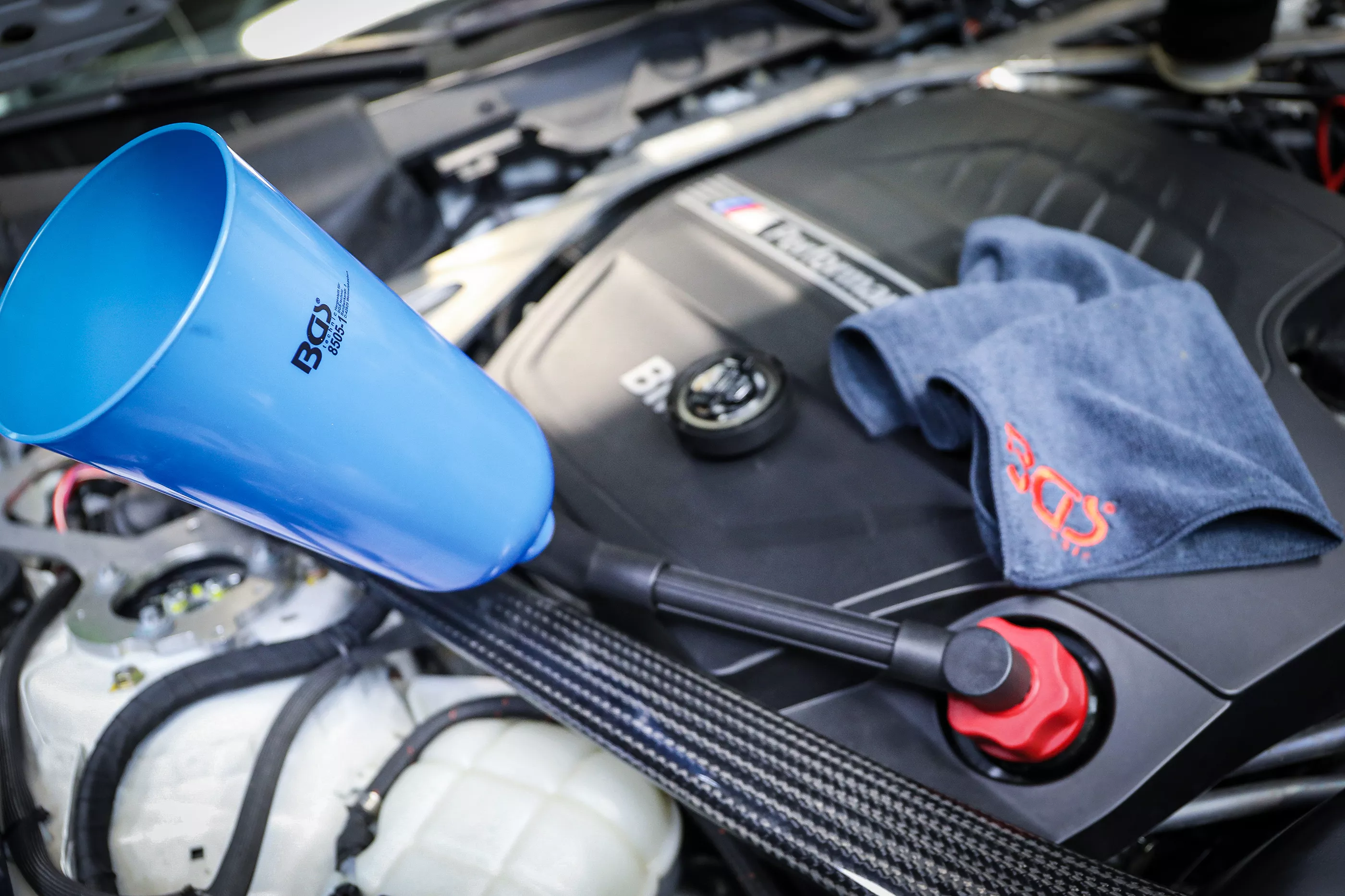 Oljepåfyllningstratt-sats | Plastutförande | 24 delar