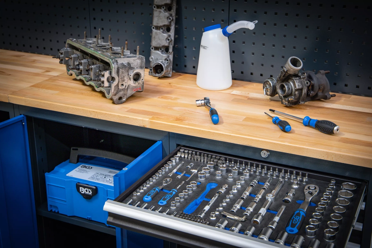 Skåpvägg-system | Verkstad | Trä | 8 moduler