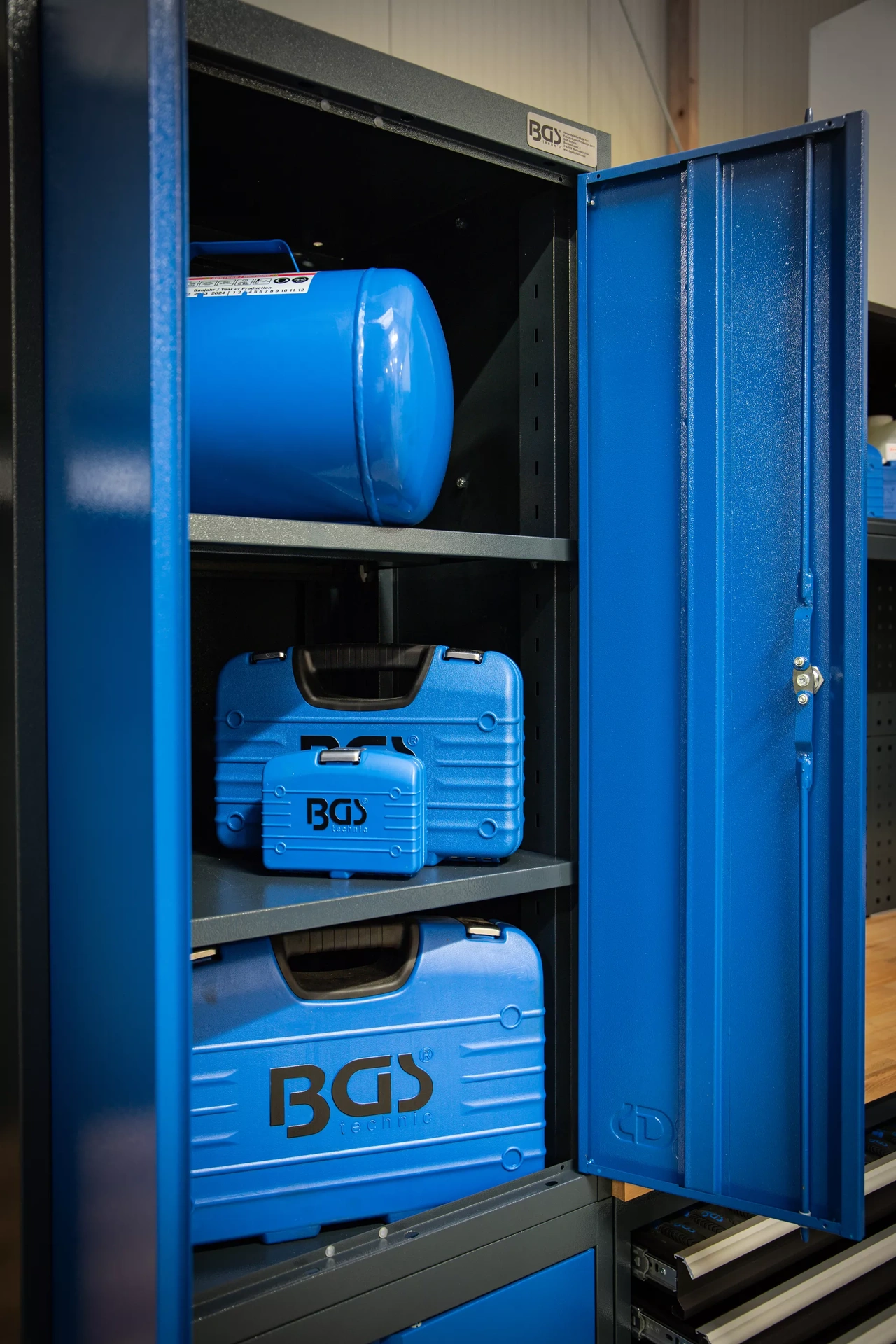 Skåpvägg-system | Verkstad | Trä | 8 moduler