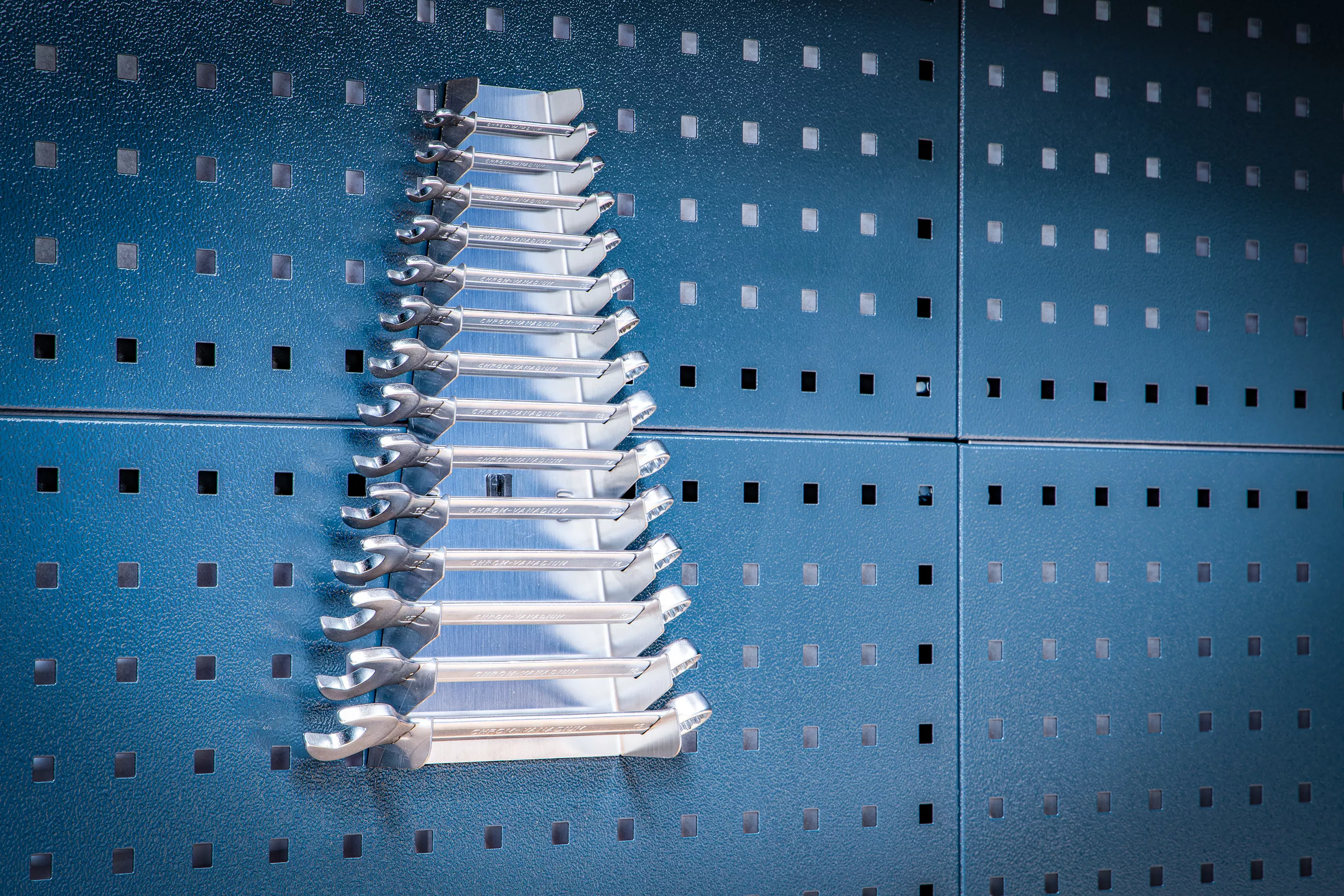 Hållare för U-/ringnyckel | 14 hållare | För skåpvägg-system