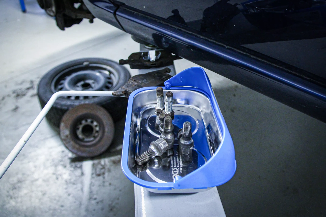 Magnetisk delskål med skärm