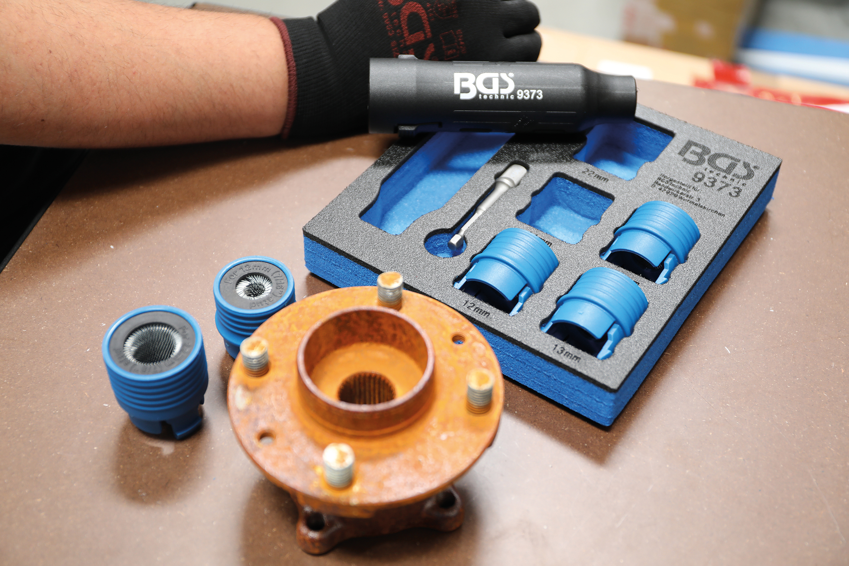 Verkstadsvagninlägg 1/6: Rengöringsborste-sats för pinnbultar och hjulbultar