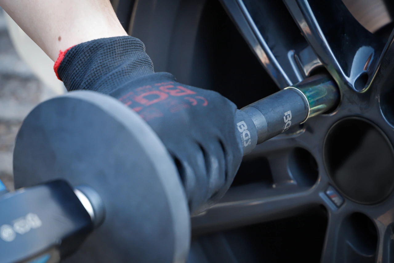 Verkstadsvagninlägg 1/3: Fälglås-Demontering-sats | universal