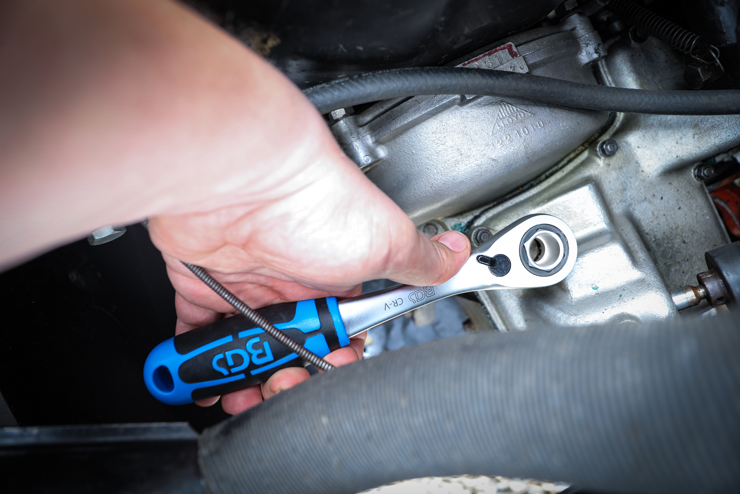 Genomstickbar hylsnyckel-sats | Gear Lock | 4,5 - 25 mm | 52 delar